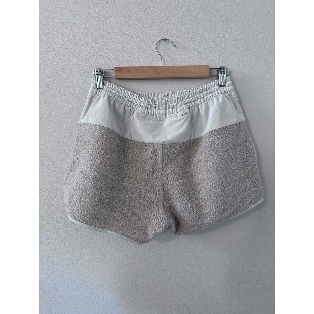Outdoor Voices size small MegaFleece athletic workout Shorts in Oatmeal - Picture 4 of 6